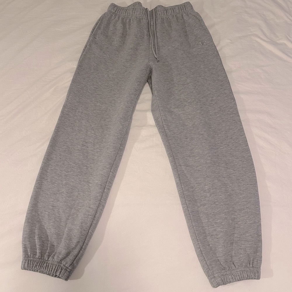 ALO Yoga Accolade Jogger Sweatpants - Heather Grey, size Large